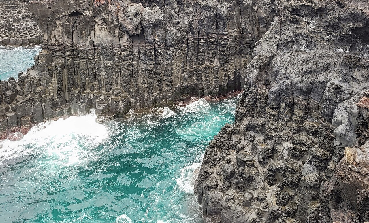Daepo Jusangjeolli Cliffs, Jeju